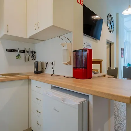 فندق Orbit Panzio 3*