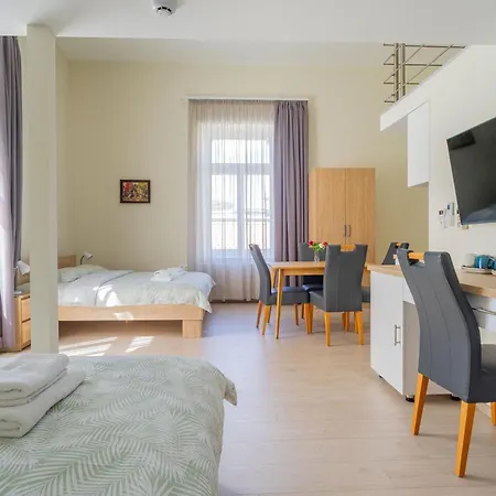 Orbit Panzio Hotel 3*