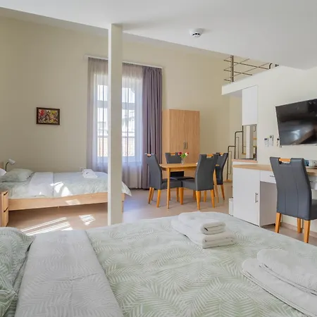 Orbit Panzio Hotel