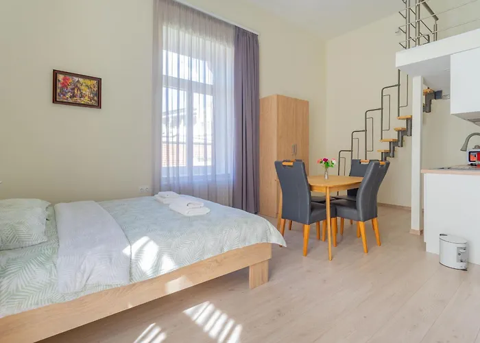 Orbit Panzio Hotel 3*