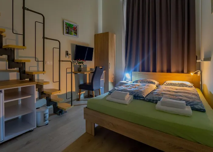 Hotell Orbit Panzio 3*