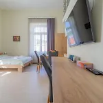 Ξενοδοχείο Orbit Panzio 3*