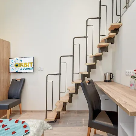 Hotel Orbit Panzio 3*